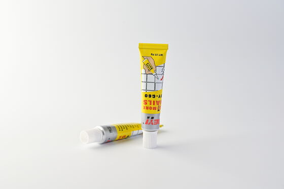 Konstruktion und Montage Flüssiges Nagelklebstoff. Stark SBS-basiert. Kein Nagelkleber mehr für die Herstellung.